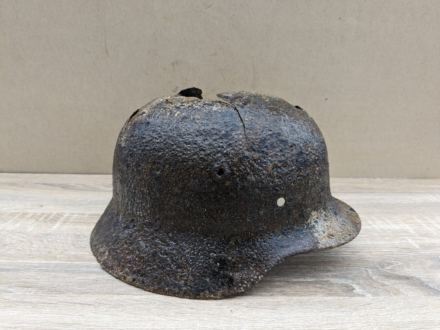 Z VENDU Relique de casque Allemand WW2