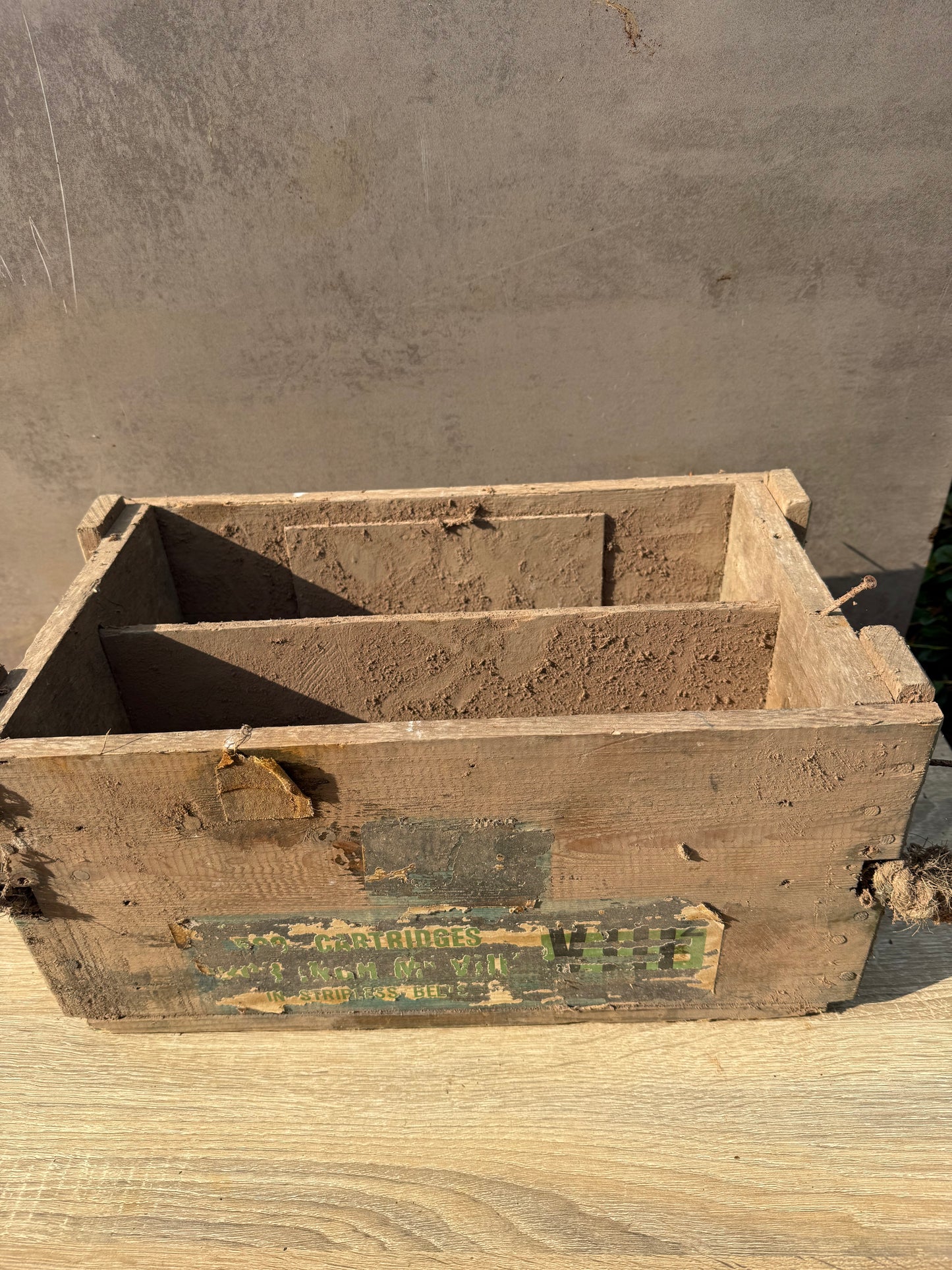 Caisse en Bois de BESA pour 7,92mm trouvé en grange (hôpital de campagne 43 Wessex)