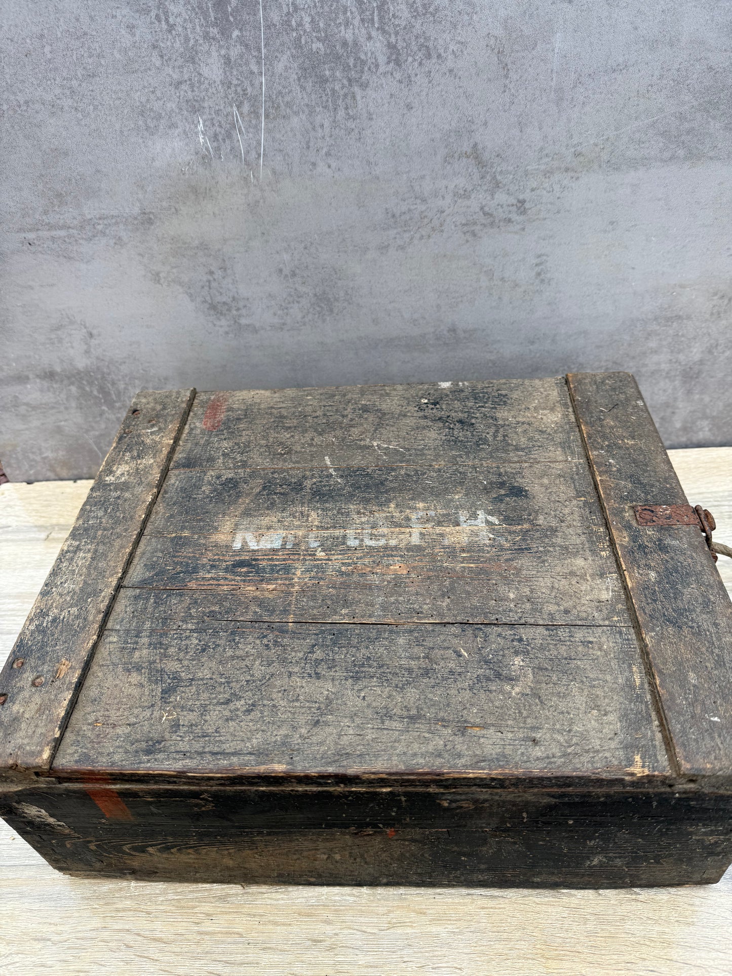 Caisse 6 douilles 10 cm le.F.H.18 WH WW2 NORMANDIE