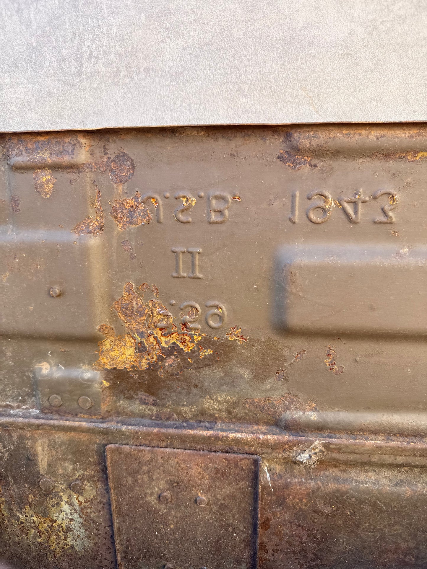 Caisse à munitions britannique WW2 – datée 1943 – “Shell 25 PDR”