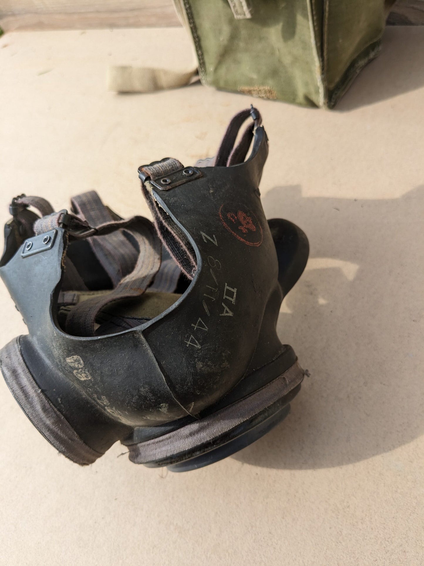 Z VENDU Masque à gaz anglais WW2