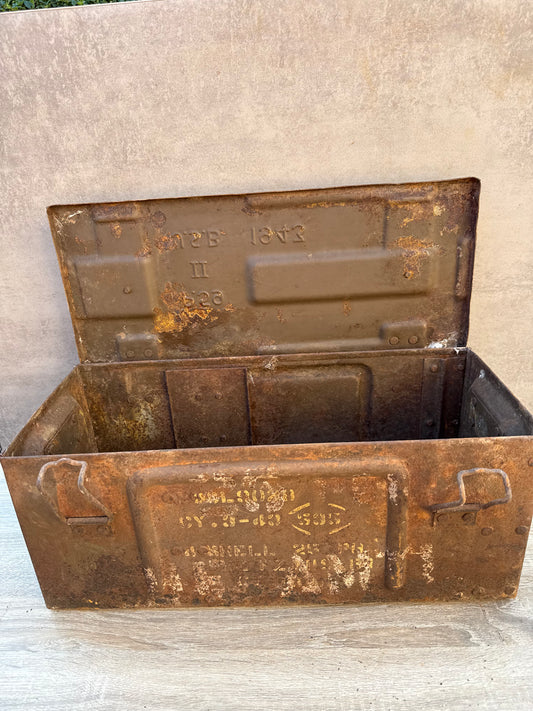 Caisse à munitions britannique WW2 – datée 1943 – “Shell 25 PDR”