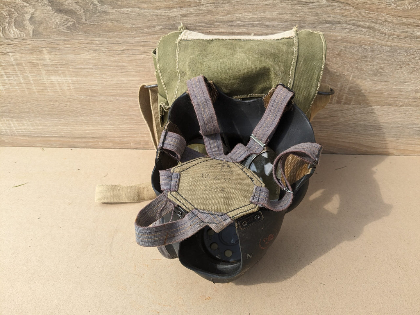 Z VENDU Masque à gaz anglais WW2